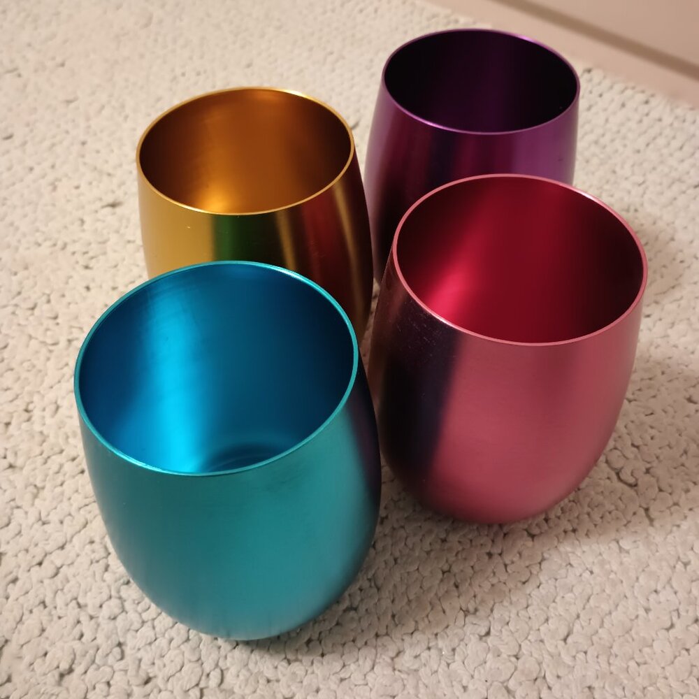 Lot of 4 wine tumblers